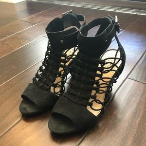 Vince Camuto Sandals - size 6